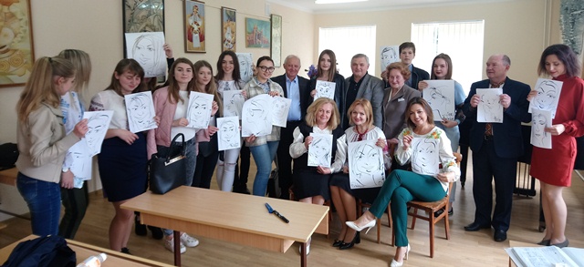 Микола Дмітрух намалював шаржі на всіх присутніх під час зустрічі